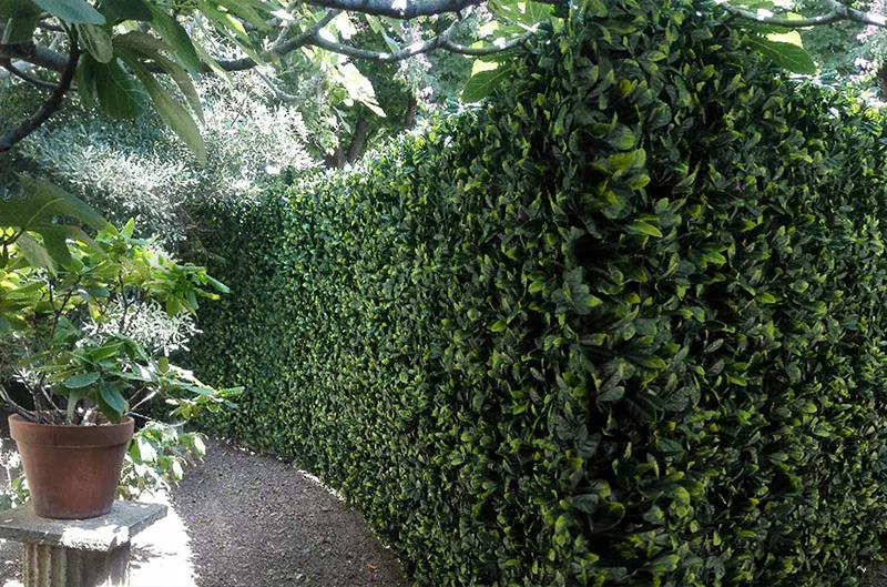 canisse de décoration feuillage synthétique